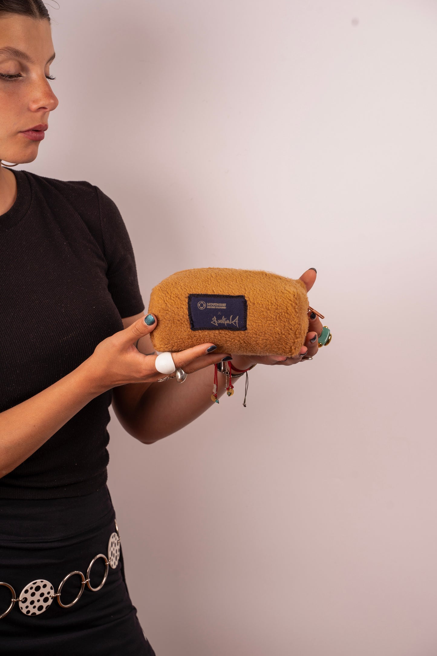 MOTG X GUANTANA Medium Case BN-06