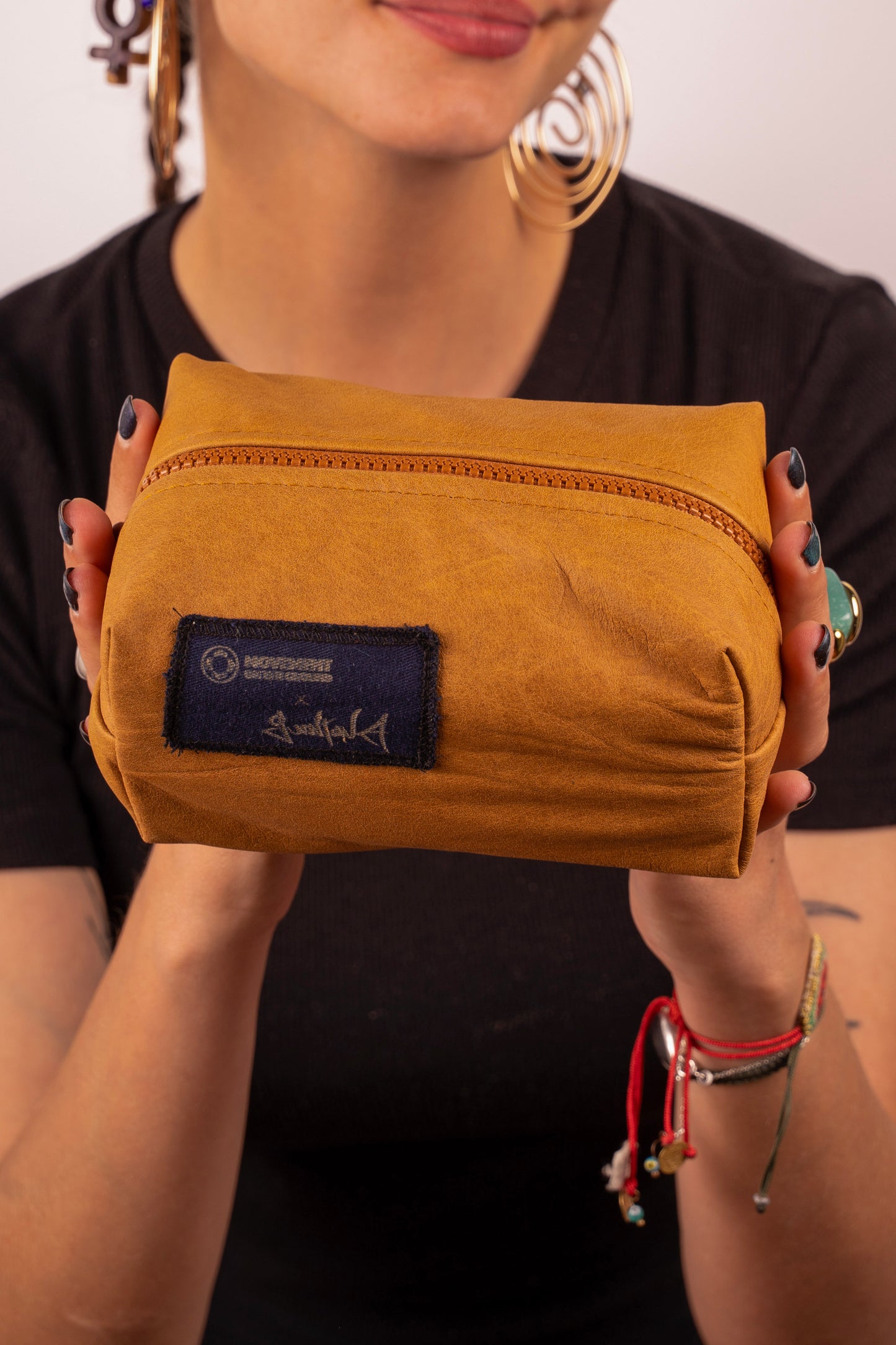 MOTG X GUANTANA Medium Case BN-09